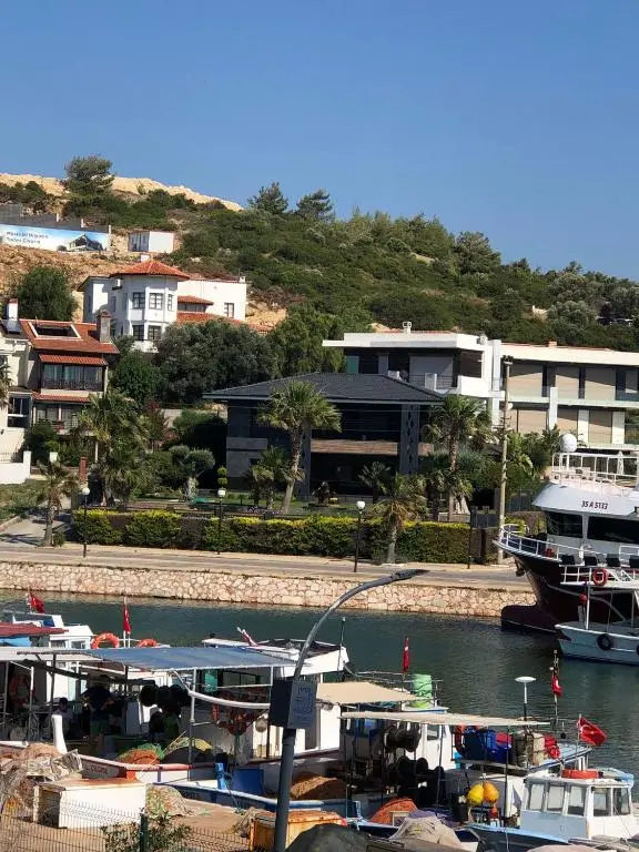 Deluxe Double room with partial sea view (full double bed)