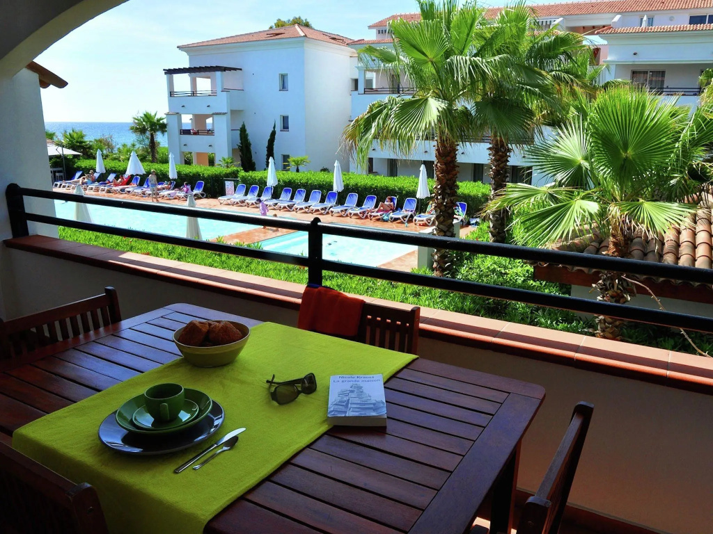 Nice apartments by a vast beach on beautiful Corsica