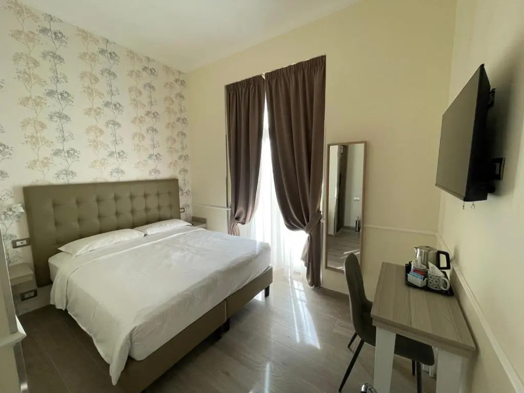 Standard Double room with balcony (full double bed)