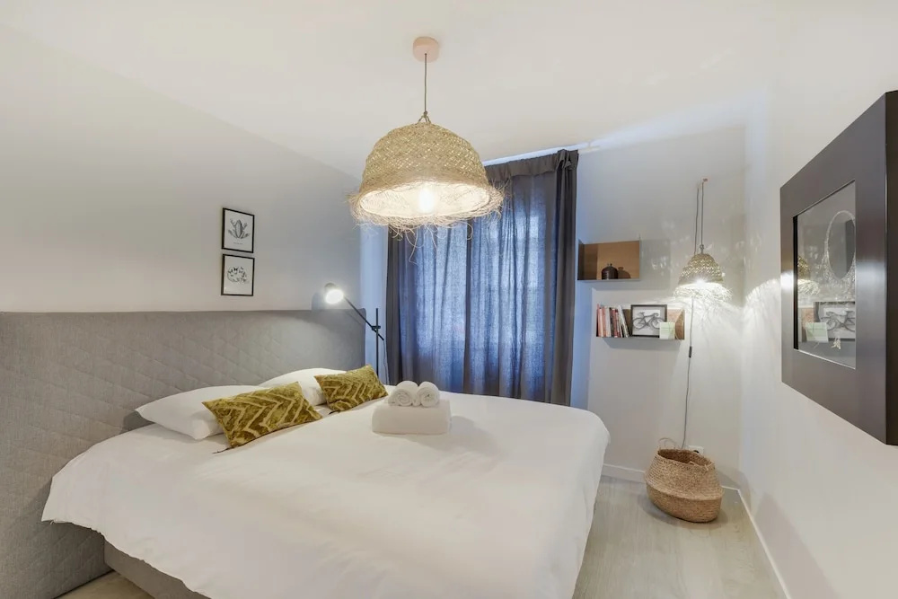 Bonzaï-superbe Logement Avec Parking