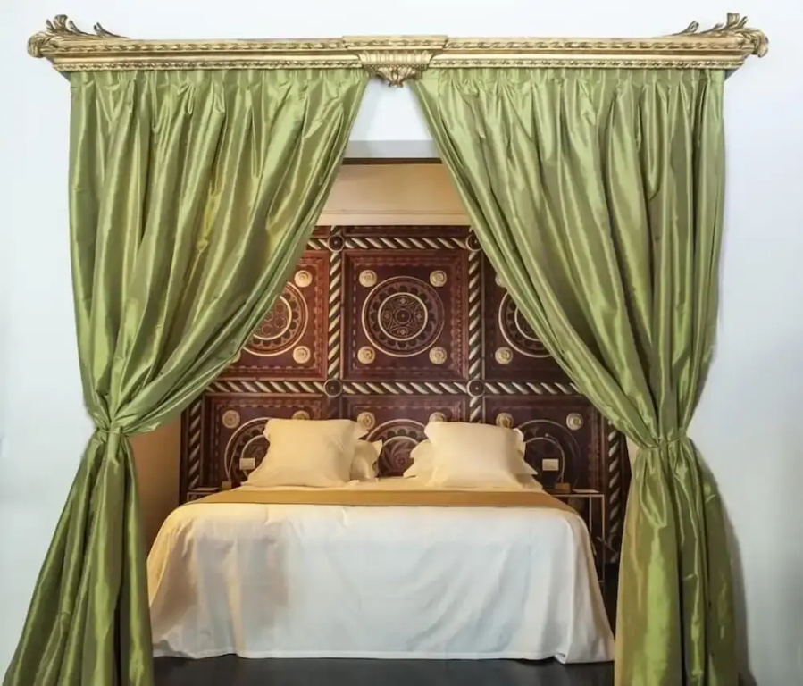 Deluxe Duplex Suite