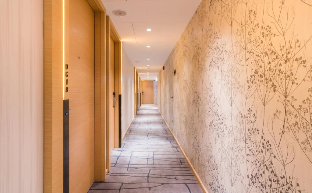 Lobby & Reception