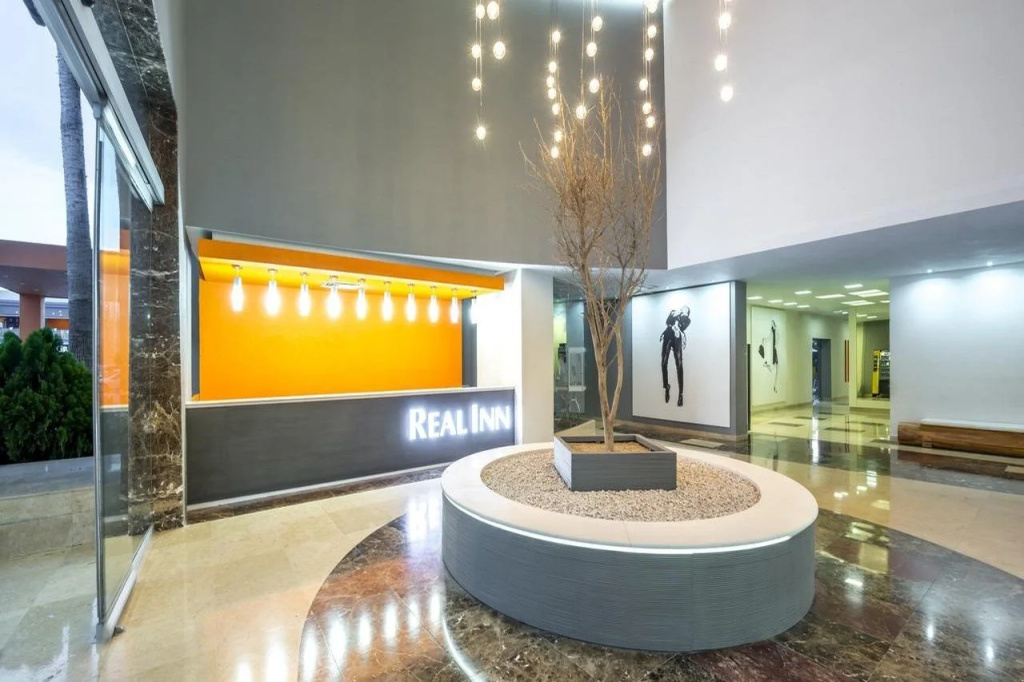 Lobby & Reception