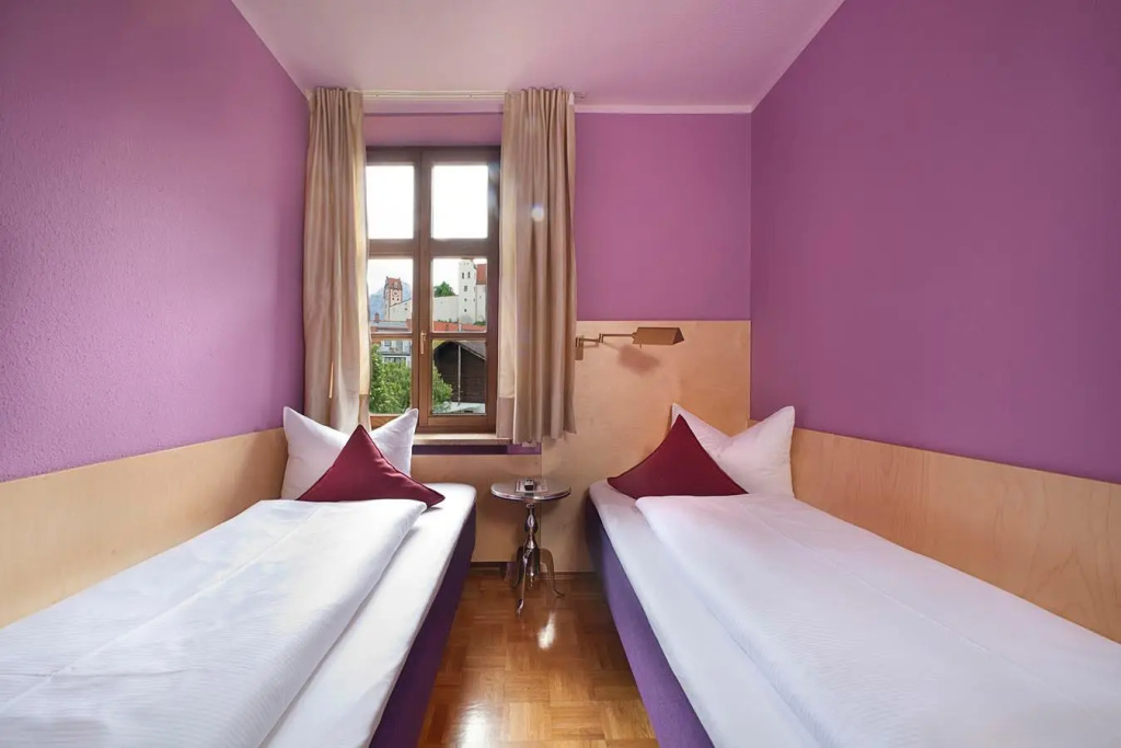 Classic Double room (full double bed)