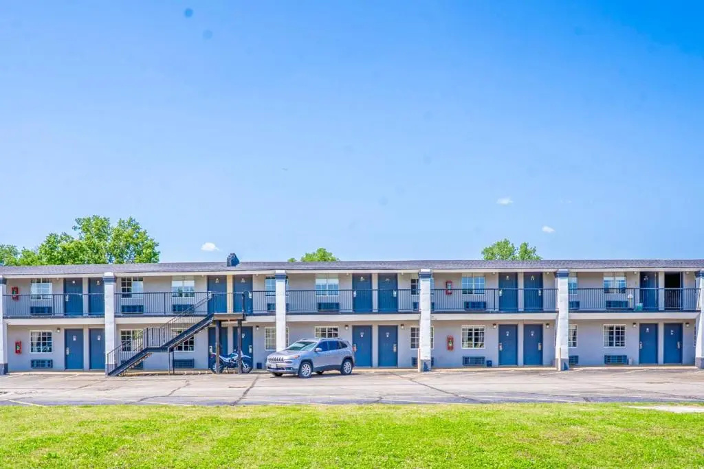 Deluxe Inn Miami, OK
