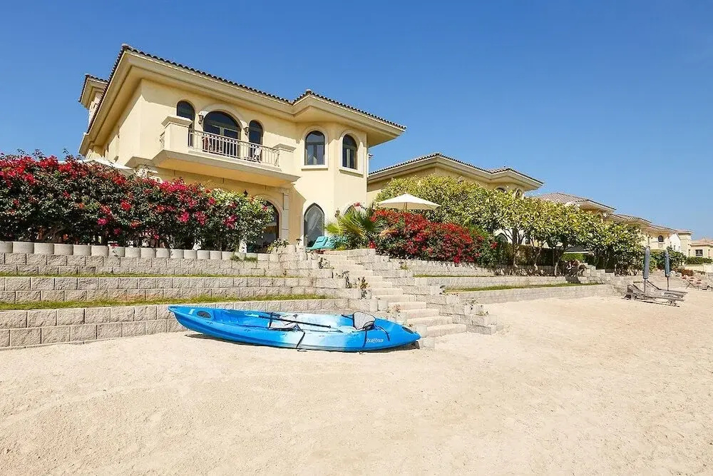 Beach & Waterfront