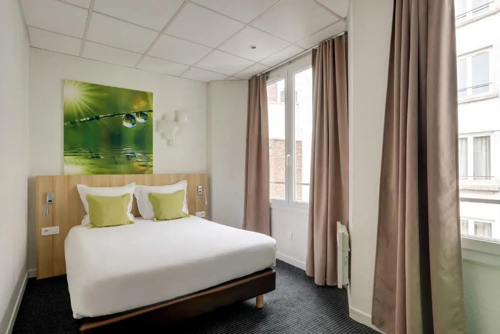 Double room (full double bed)