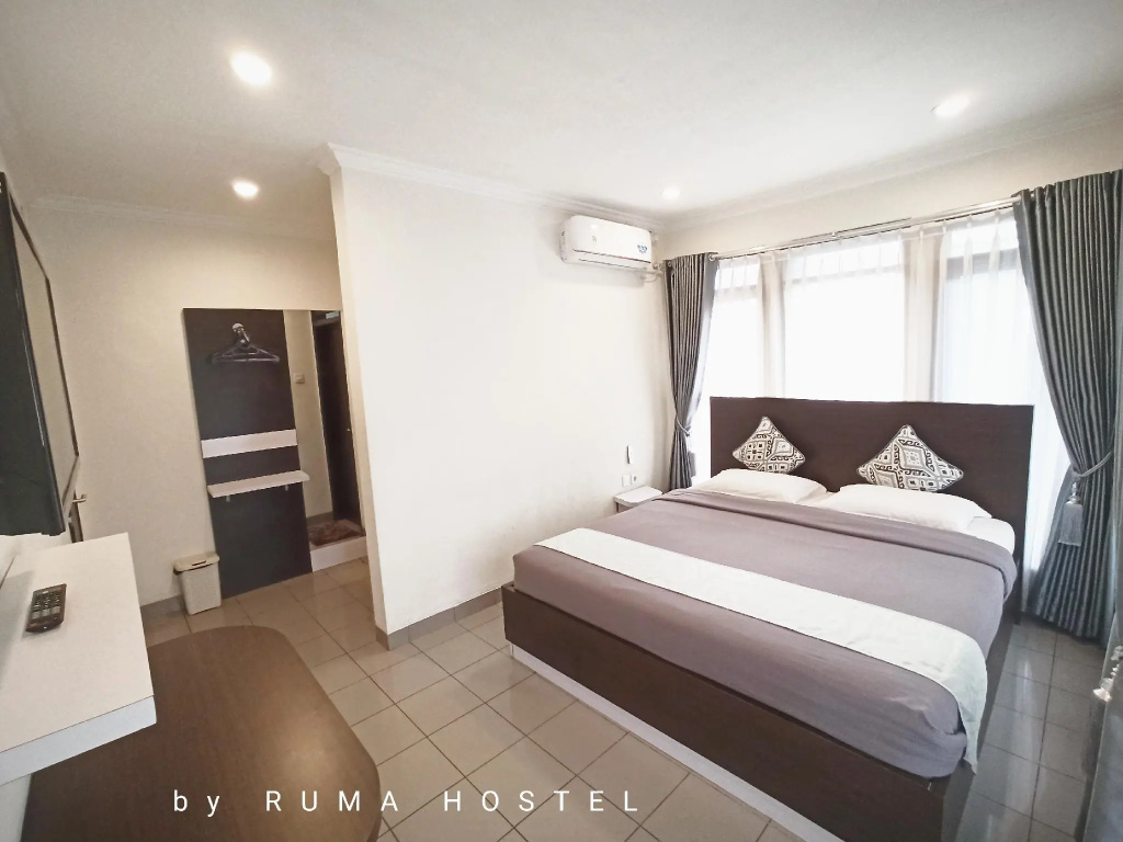 Deluxe Double room (full double bed)