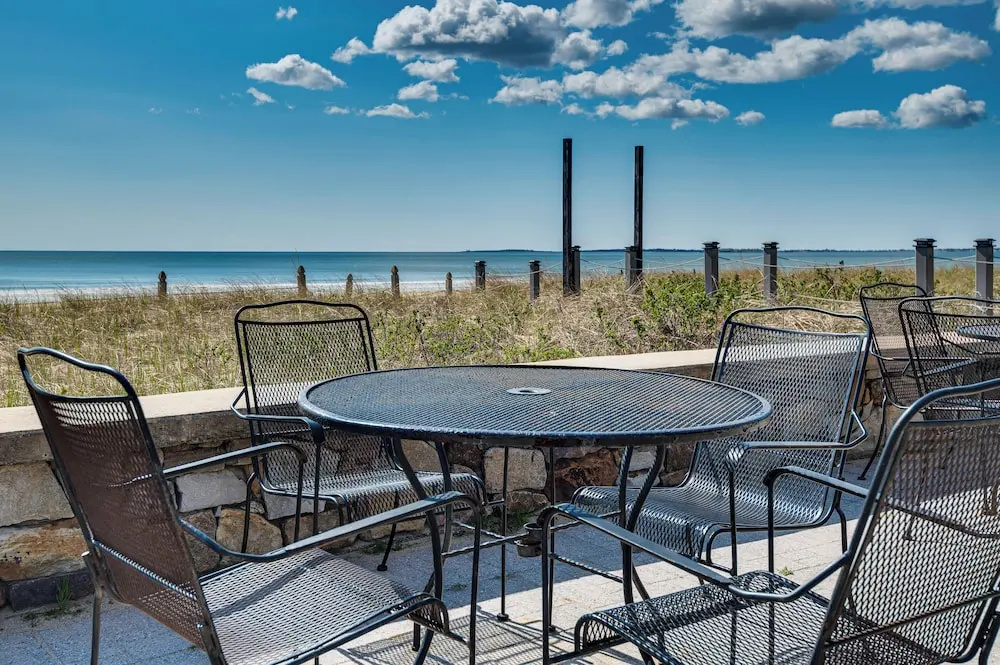 Oceanfront Studio on Oob, Steps From Downtown!