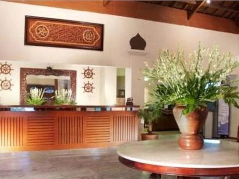 Lobby & Reception
