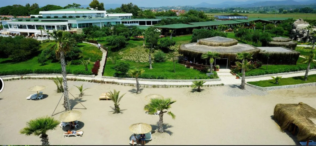 Beach & Waterfront