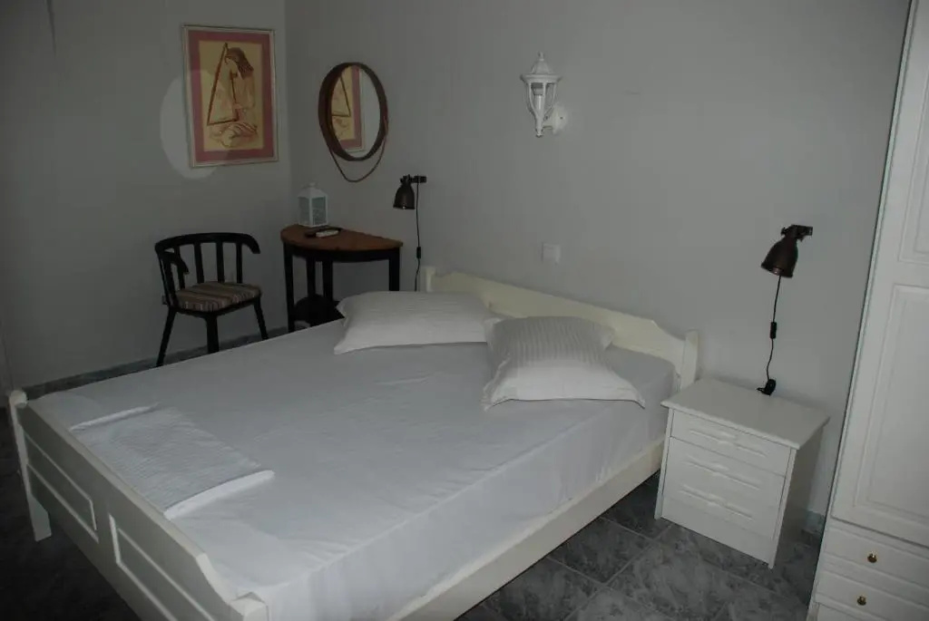 Classic Double room (full double bed)