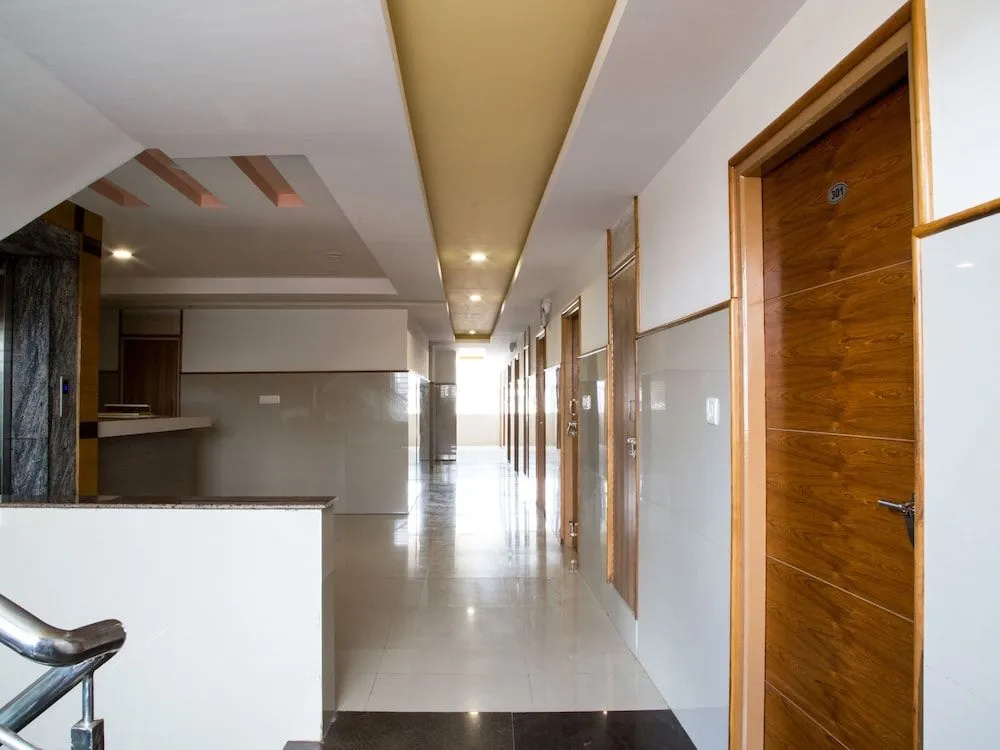 OYO 9248 Hotel Shrinidhi - фото 12
