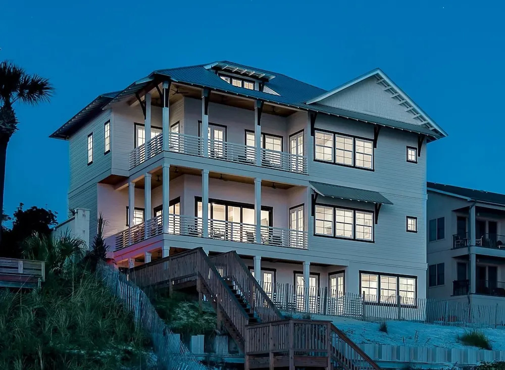 The Pelagic Blue 7 Bedroom Holiday Home by Five Star Properties