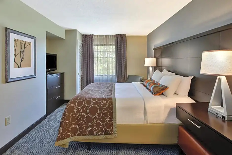 Staybridge Suites - Louisville - East by IHG - Chambres