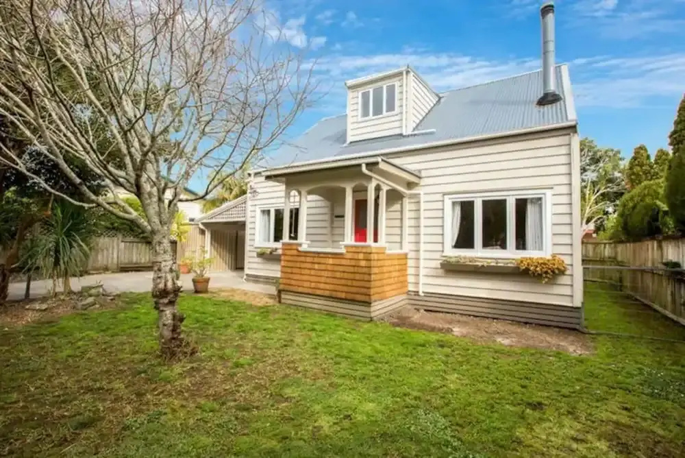 Sunny 4 Bedroom House in the Heart of Mount Roskill
