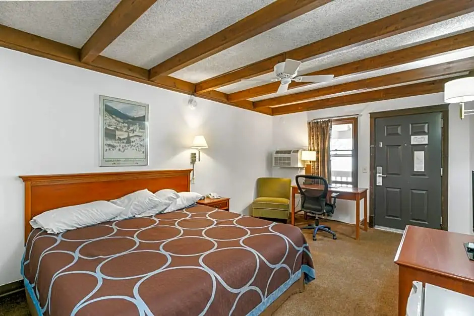 Standard Double room (full double bed)