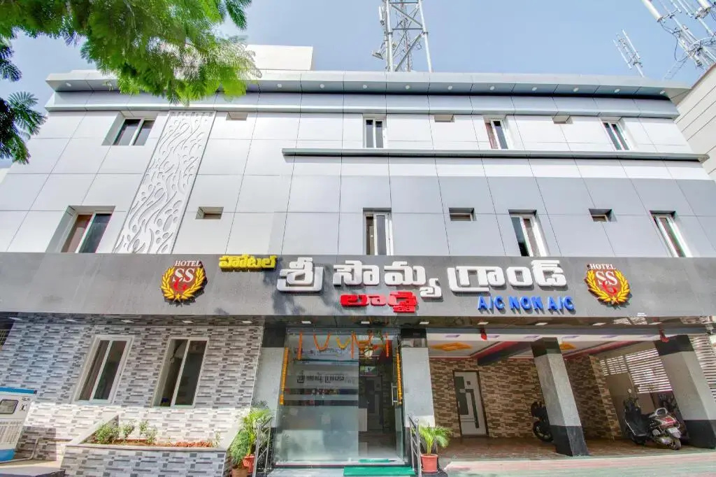 Sri Sowmya Grand by OYO Rooms