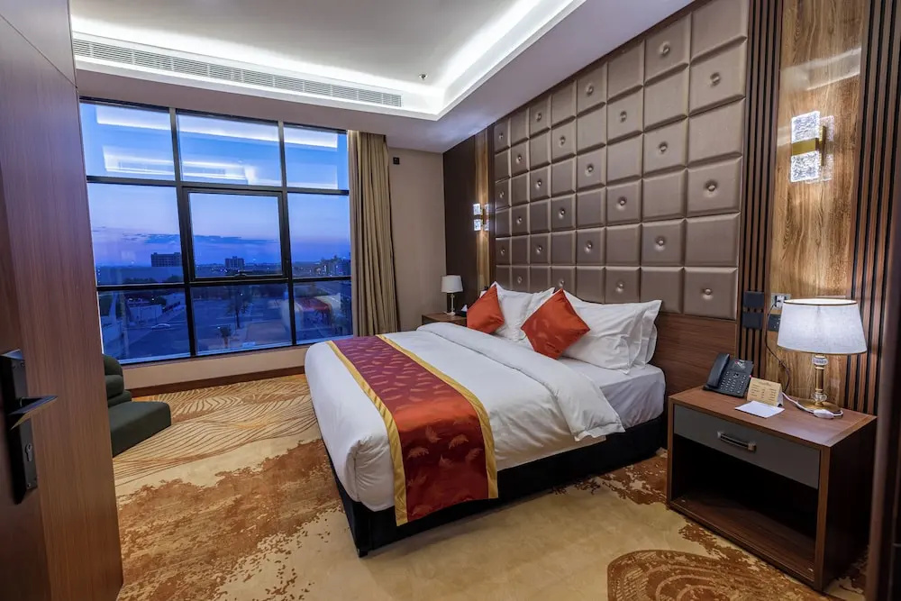 Executive Suite with city view