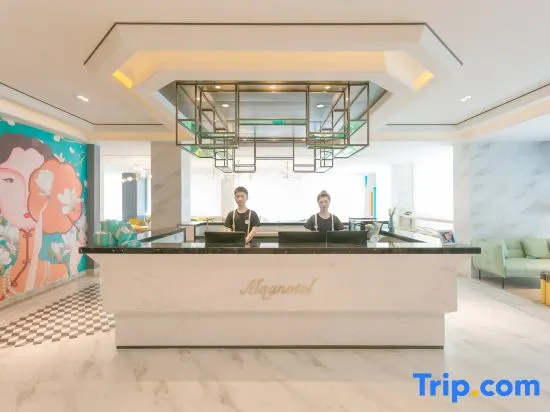 Lobby & Reception