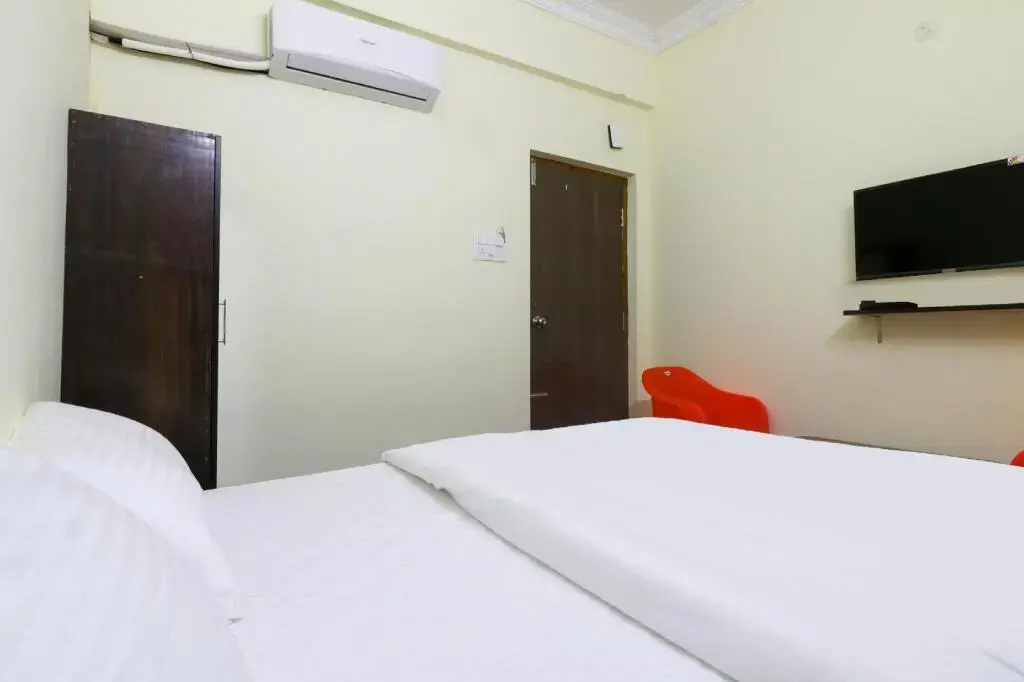 Sri Deepak Krishna Home Stay by OYO Rooms