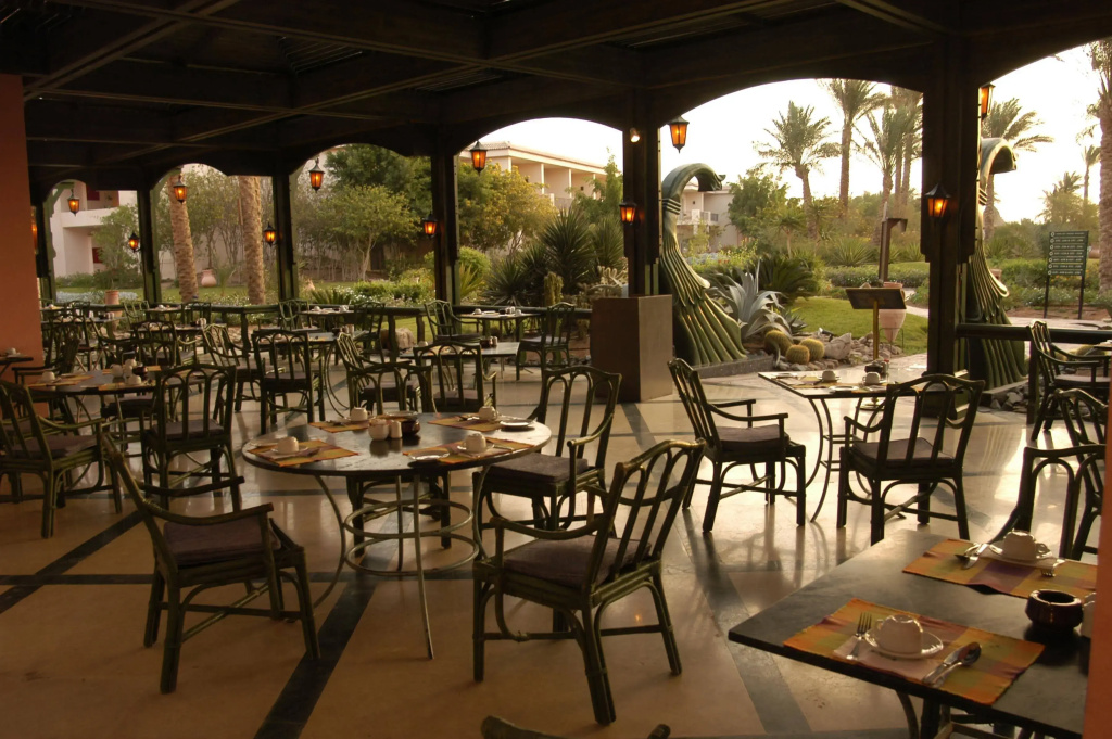 Parrotel Beach Resort: Dine on a covered terrace surrounded by tropical gardens.