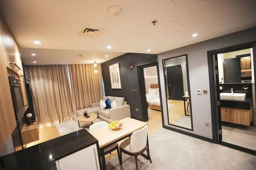 Deluxe Double Apartment with city view (full double bed)