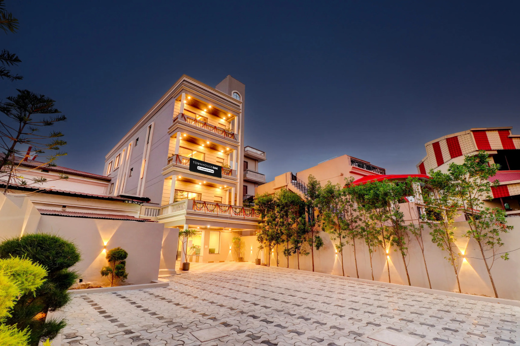 Super Townhouse Oak FRI Dehradun Formerly Hotel EL Portrait