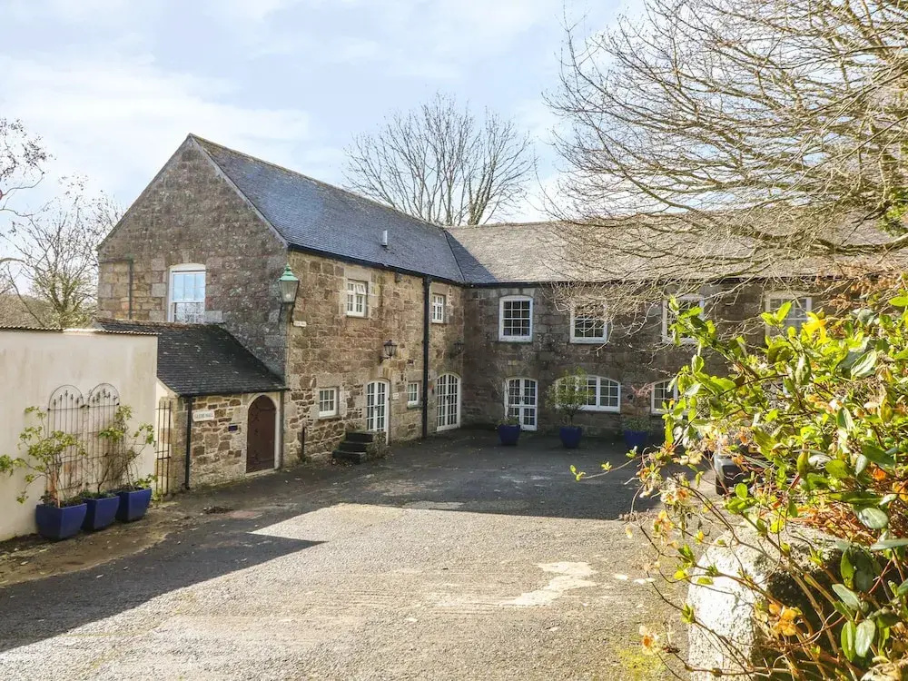 Gunwalloe Cottage