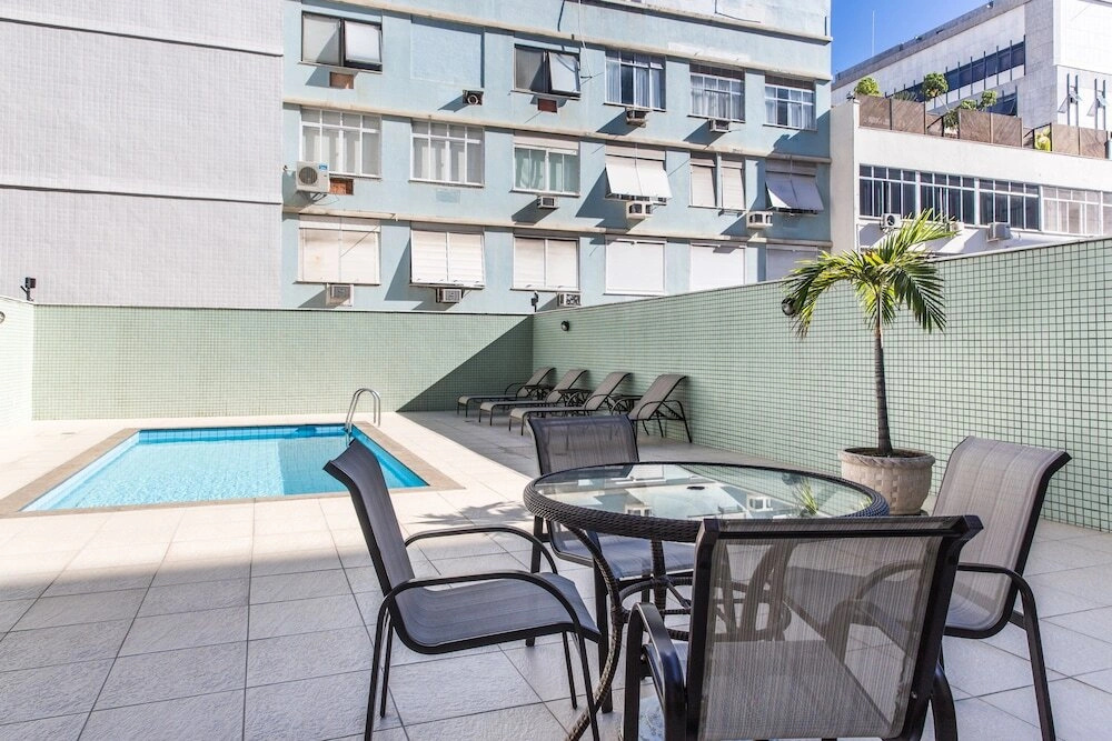 Ipanema 503 - Apart Hotel - Quadra da Praia com Piscina, Sauna, Academia e Garagem.