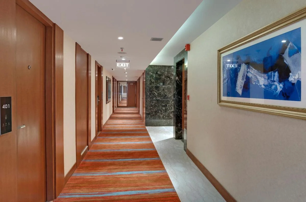 Lobby & Reception
