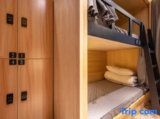 Bed in Dorm (female dorm)