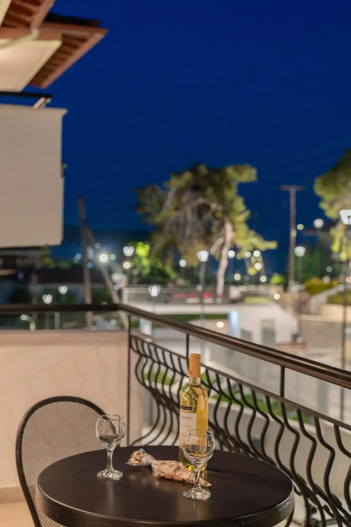 Double Studio with park view (full double bed)