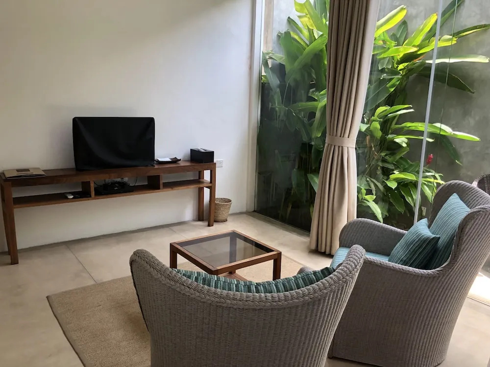 Sri Sharavi Beach Villas & Spa