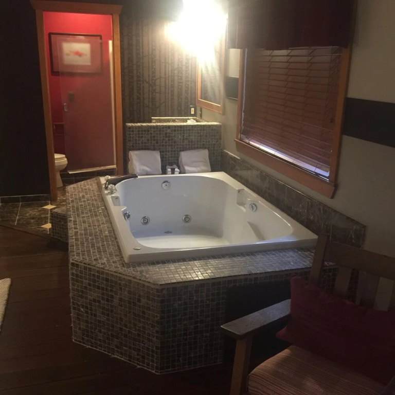 Standard Double Suite (full double bed)