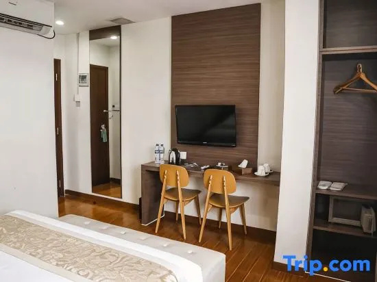 Deluxe Double room (full double bed)