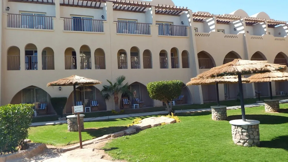 The Three Corners Palmyra Resort