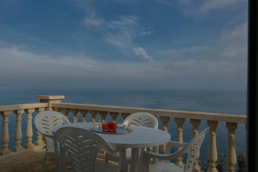 3 bedroom apartment in Aiguafreda, Begur. Sea views and Terrace (Ref:H26)