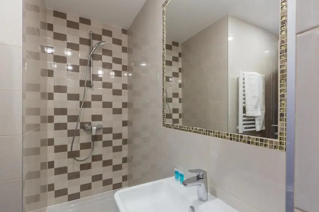 Premium Crown Suites - Chambres