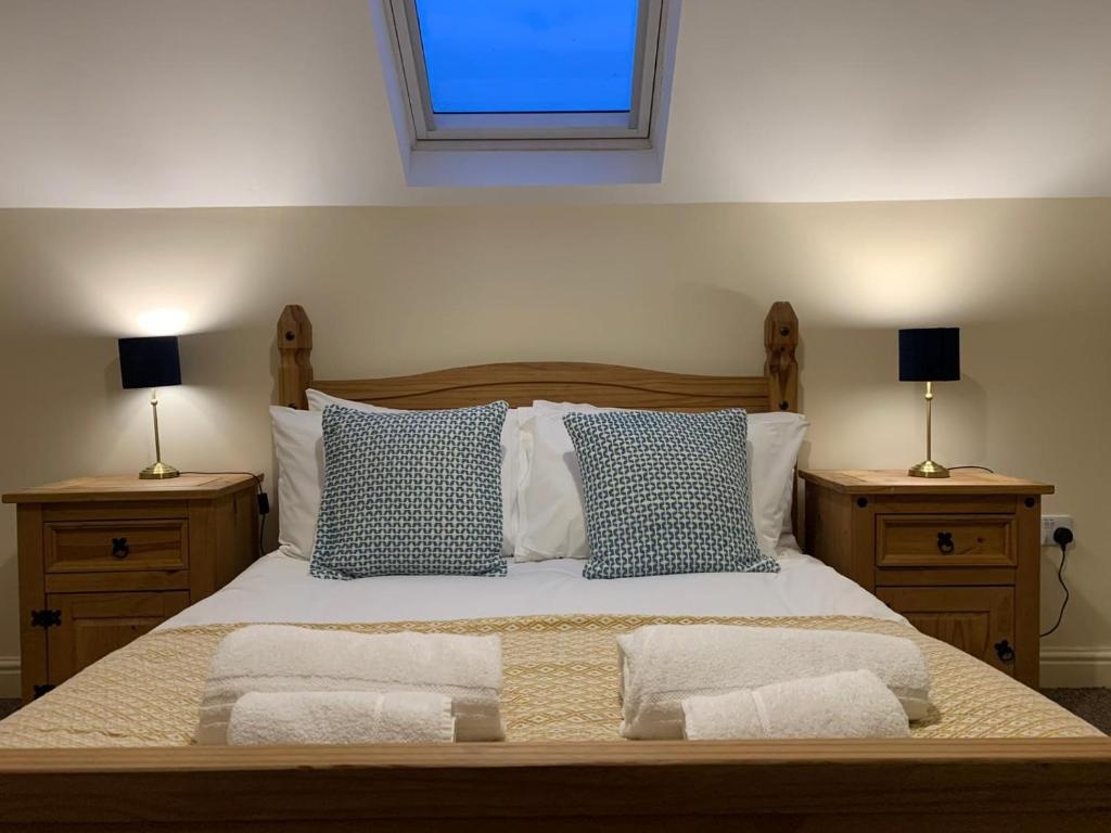 King Eddie's Place -TV in Every Bedroom!