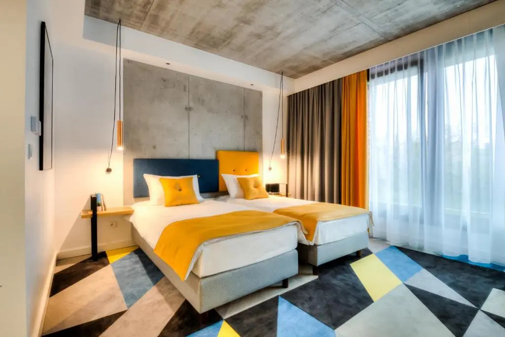 Deluxe Double room (full double bed)