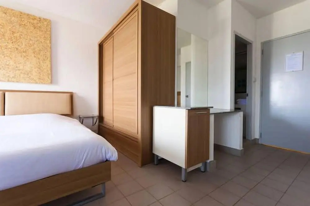 Galare Thong Tower - Chambres