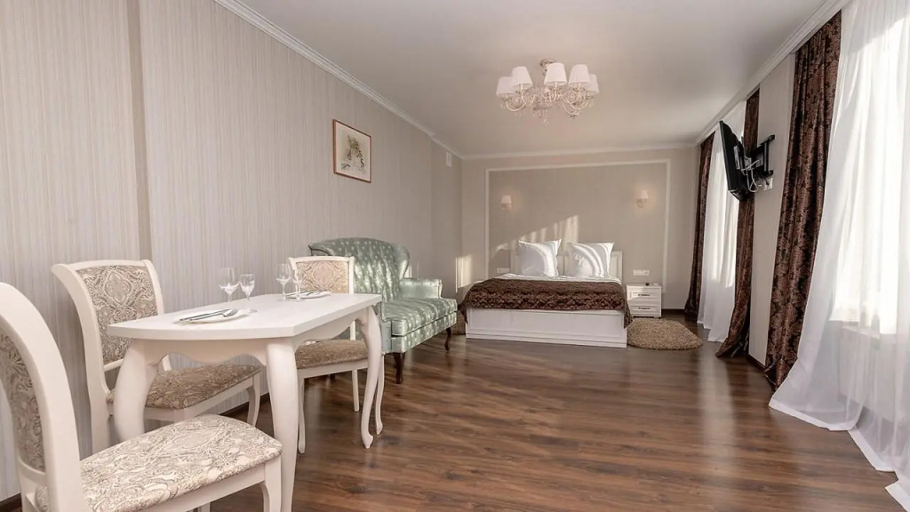 Double Suite (full double bed)