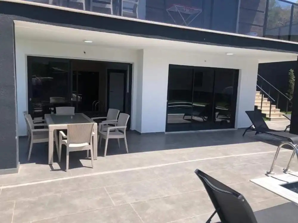 Stunning 4-bed Villa: Private Pool, Sauna & Hammam