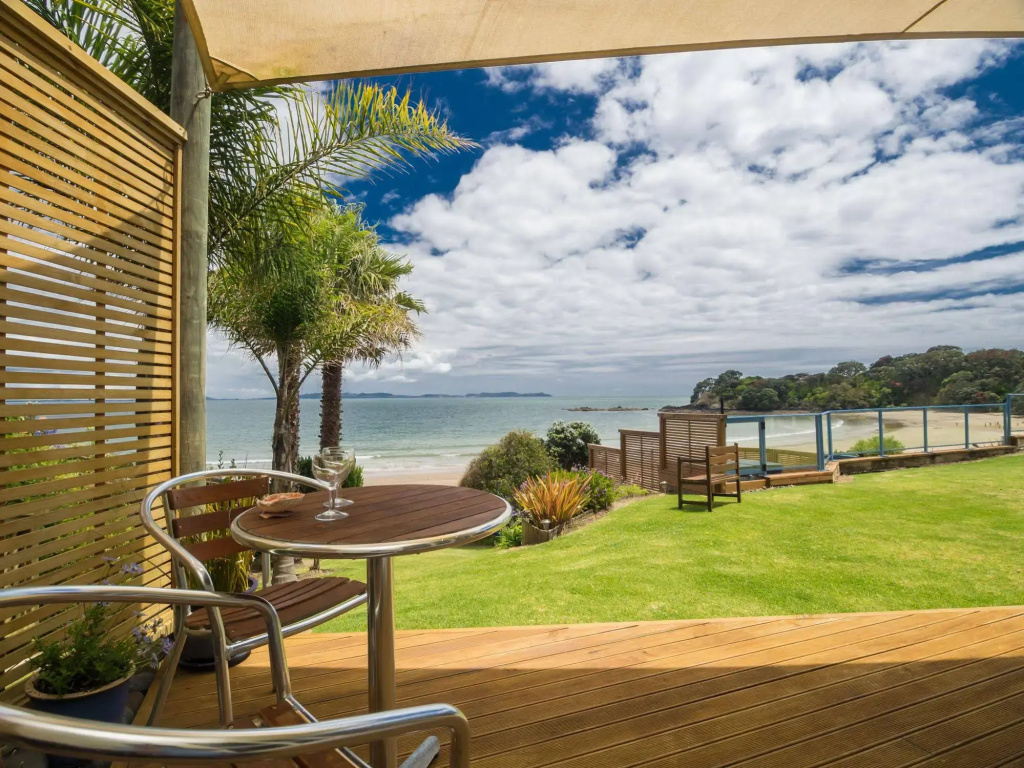 By the Bay Beachfront Apartments