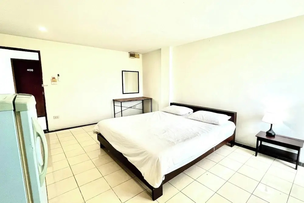 Standard Double room with balcony (full double bed)