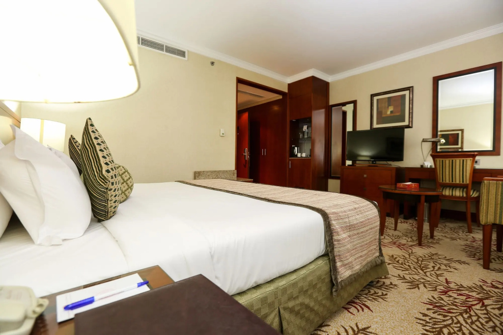 Ramee Royal Hotel — фото