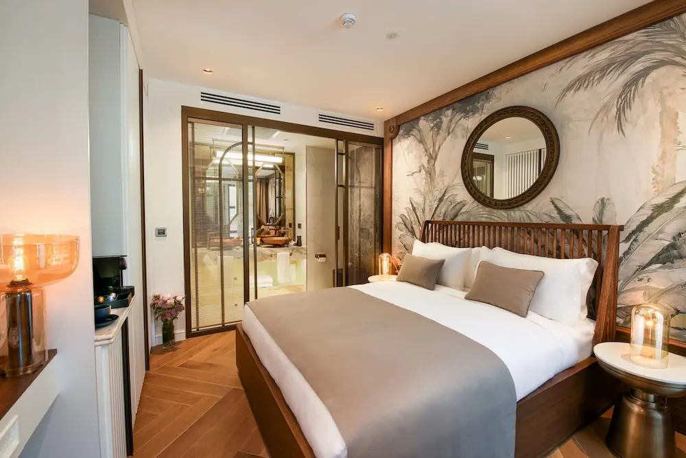 Comfort room