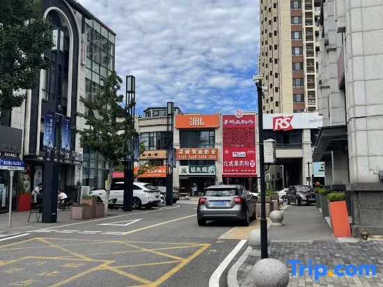 Daxiong's Loft Seaview Hotel