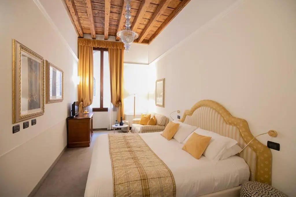 Superior Double room (full double bed)
